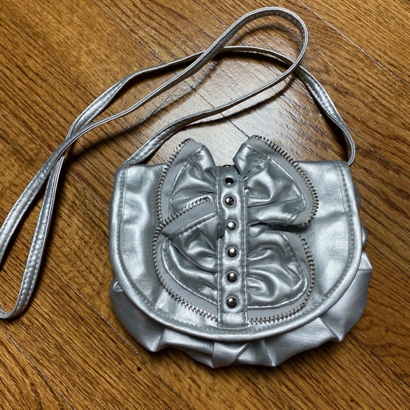 Candie's Silver Crossbody - Picture 3 of 6
